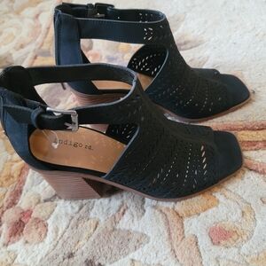 INDIGO RD. Black open toe Size 81/2 M.  NWOT